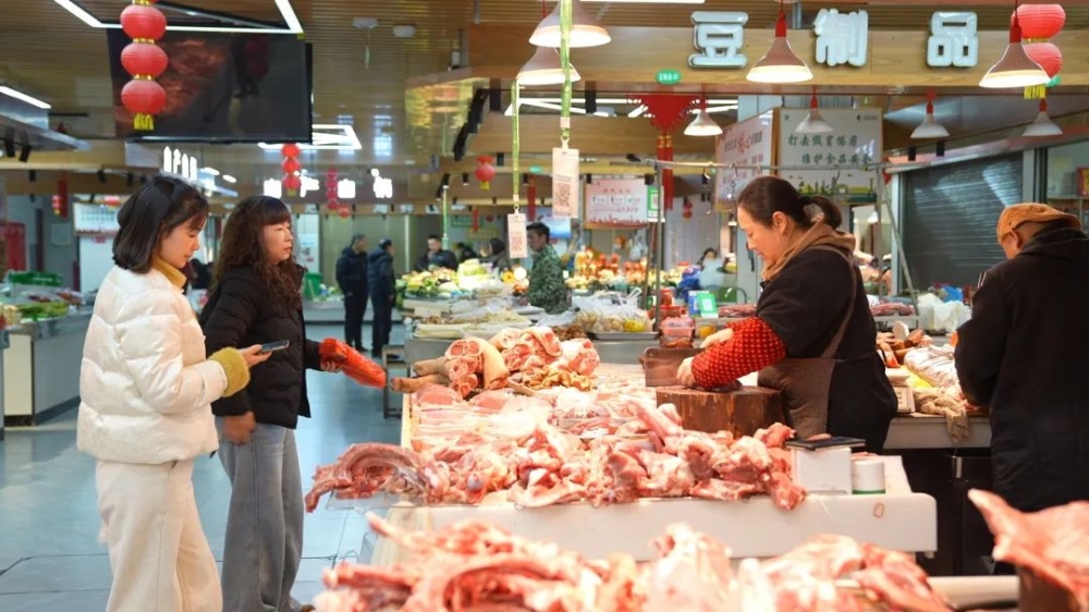 備年貨，尋年味！平江春節(jié)市場供需兩旺，肉制品銷售領(lǐng)銜年味經(jīng)濟
